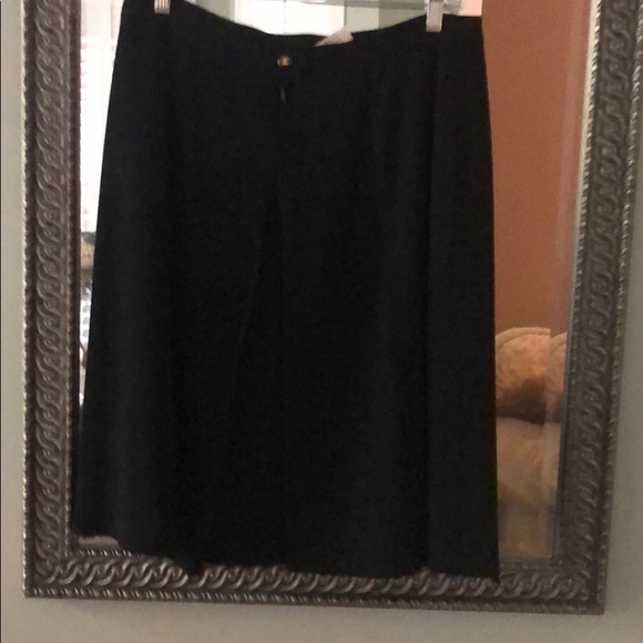 CHANEL - Picture 2 of 4